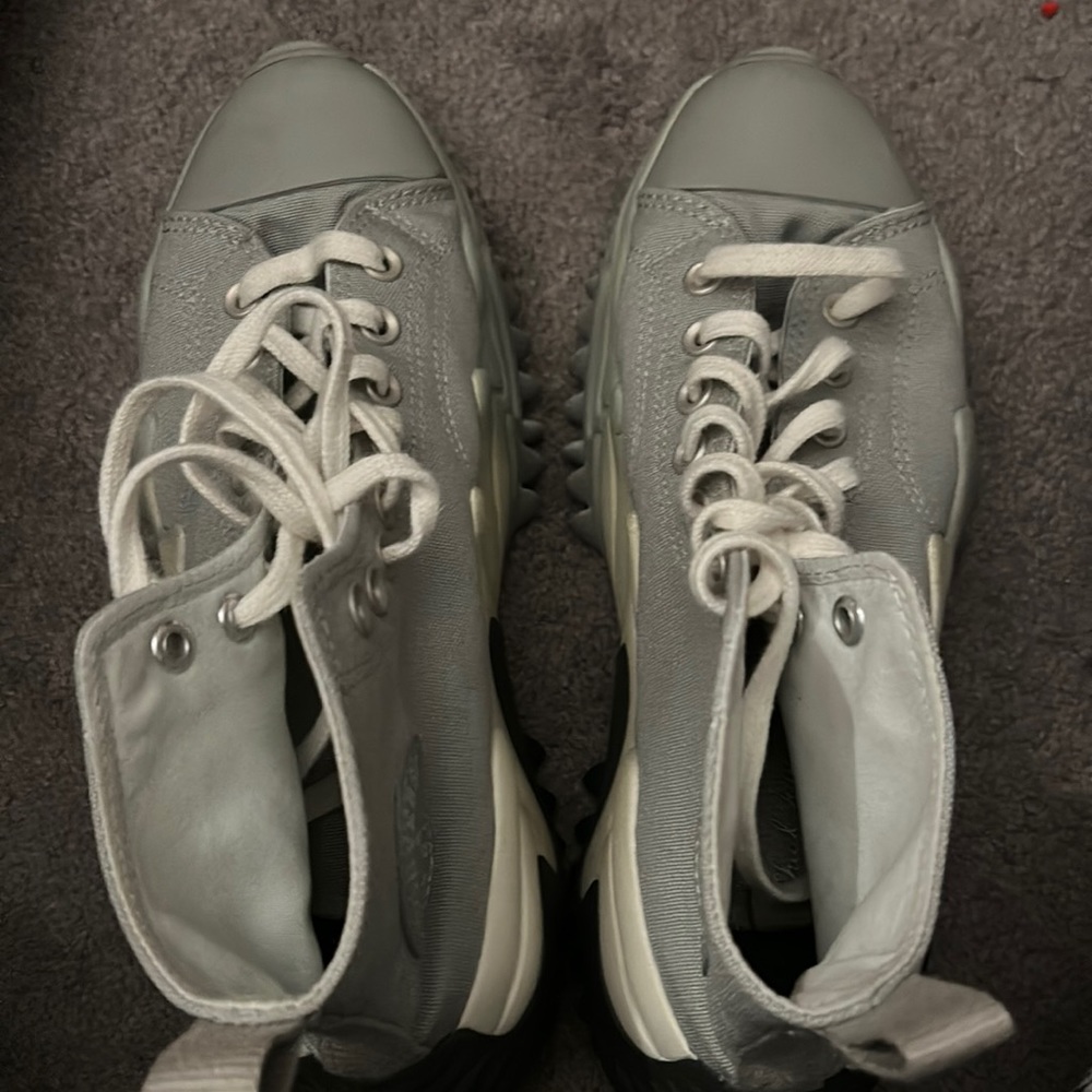 Size 9.5 Women’s High Platform Converse shoe